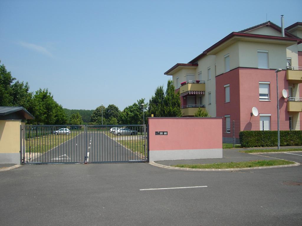 Csabai Apartman Bük Pokoj fotografie